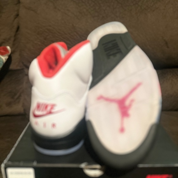 Throwback Jordan - Picture 4 of 4